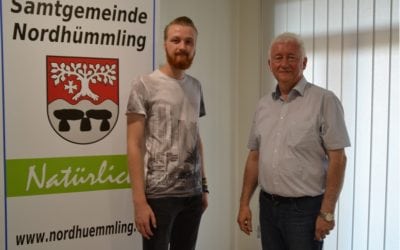 Erster Samtgemeinderat begrüßt Auszubildenden