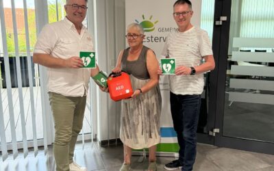 Defibrillator-Spende stärkt die Sicherheit in Esterwegen